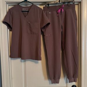 Figs Brown Scrub Set  Size Medium Catarina Scrub Top and Zamora Joggers